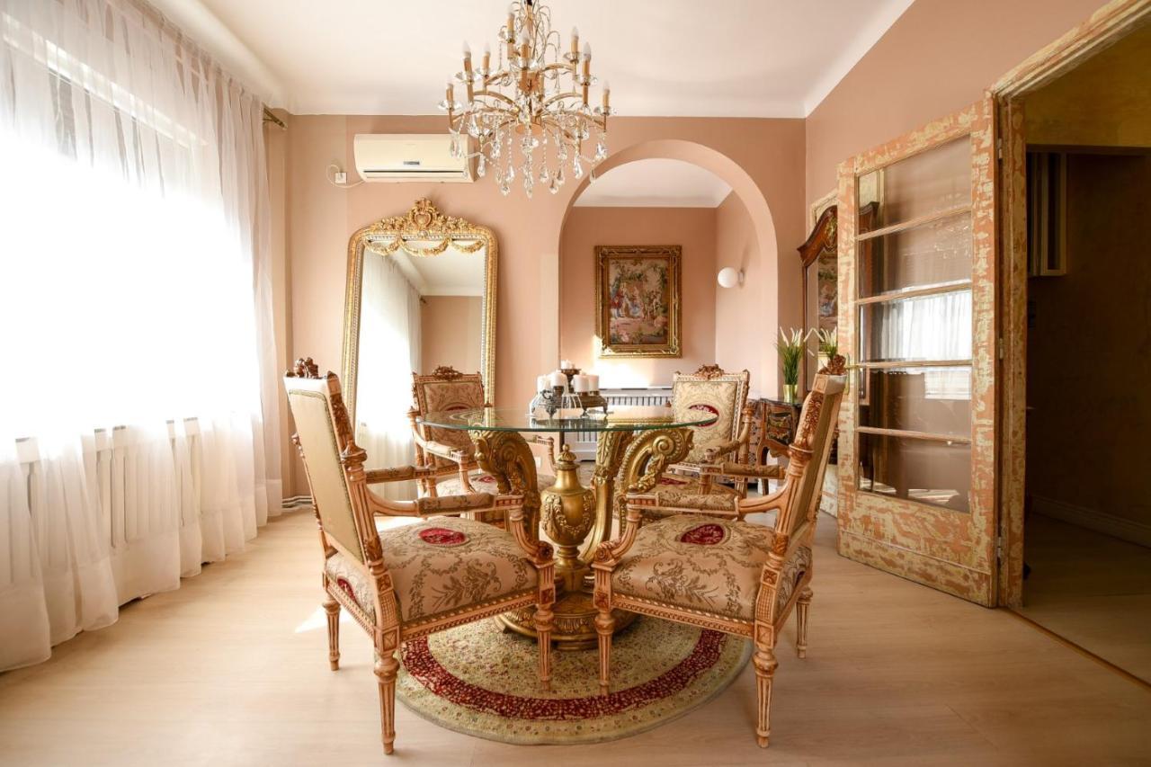 Baroque Splendor: Breathtaking Views & Design Lägenhet Bukarest Exteriör bild