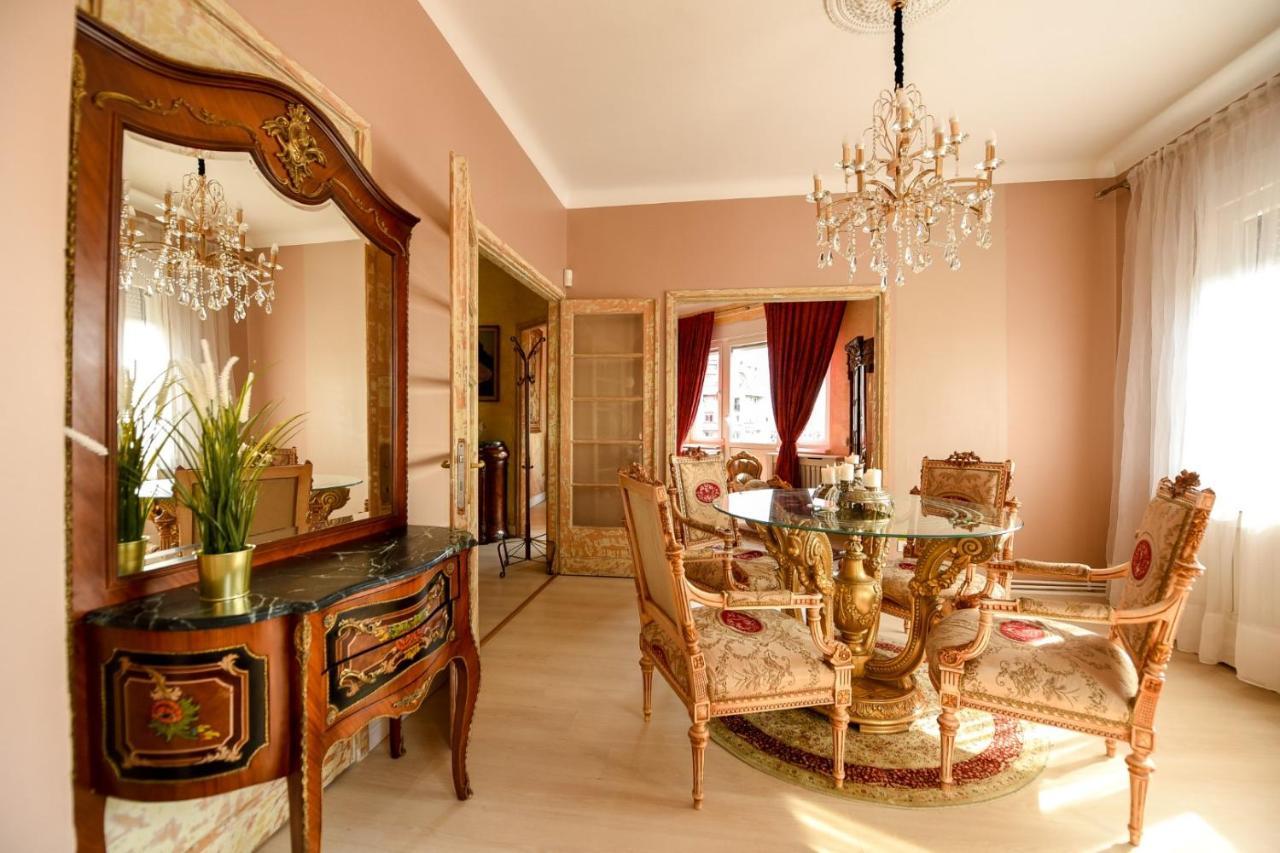 Baroque Splendor: Breathtaking Views & Design Lägenhet Bukarest Exteriör bild