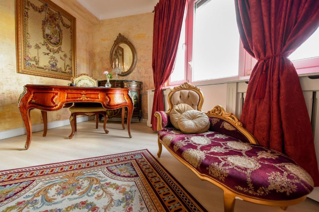 Baroque Splendor: Breathtaking Views & Design Lägenhet Bukarest Exteriör bild