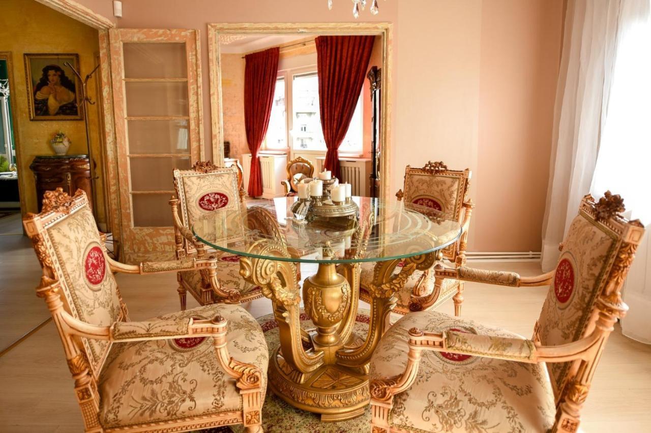 Baroque Splendor: Breathtaking Views & Design Lägenhet Bukarest Exteriör bild